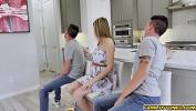 ดาวน์โหลด คลิปโป๊ When Sarah Bellas mom leaves on a trip she trusts the house to her and her two stepbros excl ล่าสุด - 789XxxThai.Org