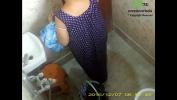 คลังสินค้า คลิปโป๊ Bengali Milf Rina caught washing and bathing video