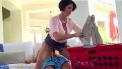 นาฬิกา คลิปโป๊ Mommy Shay Fox help you while doing her chores Mp4